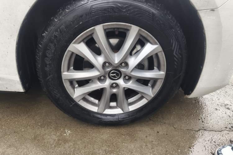 Used Mazda Mazda 3 Axela 2017 Sedan 1.5L Automatic Comfort Model China VI Standard