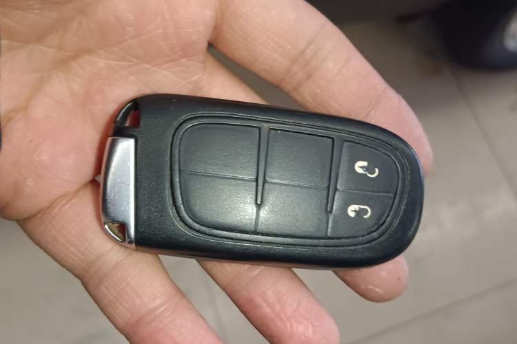 Used Jeep Cherokee 2017 2.4L Leading Edition
