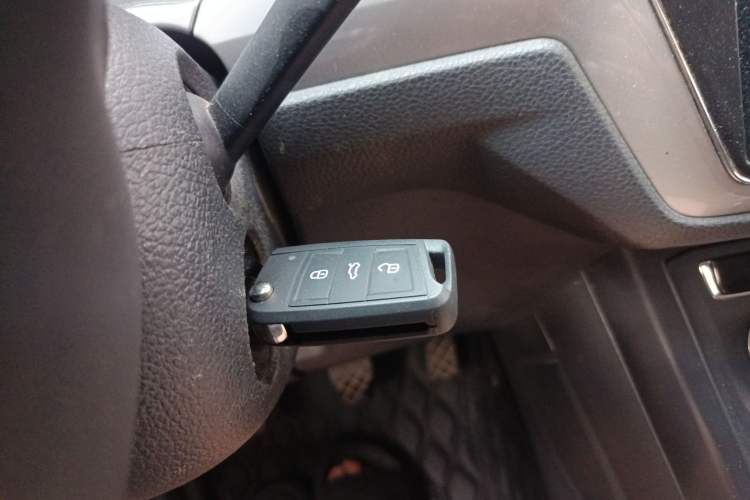 Used Volkswagen Touran 2016 Volkswagen Touran L 280TSI Manual Trend Edition
