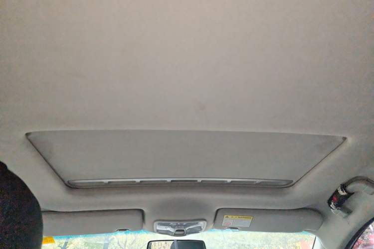 Used Roewe 350 2015 1.5L Manual Luxury Sunroof Edition