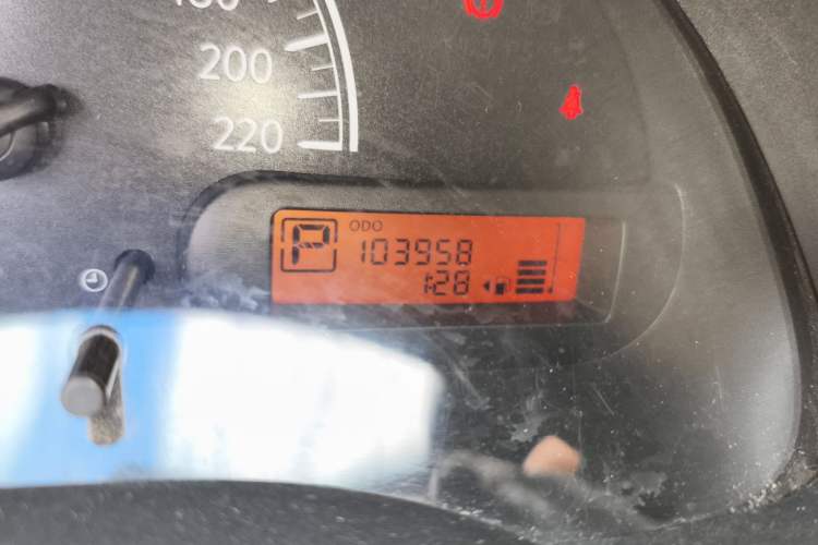 Used Nissan Sunny 2011 1.5XE CVT Comfort Edition Odometer Close Up