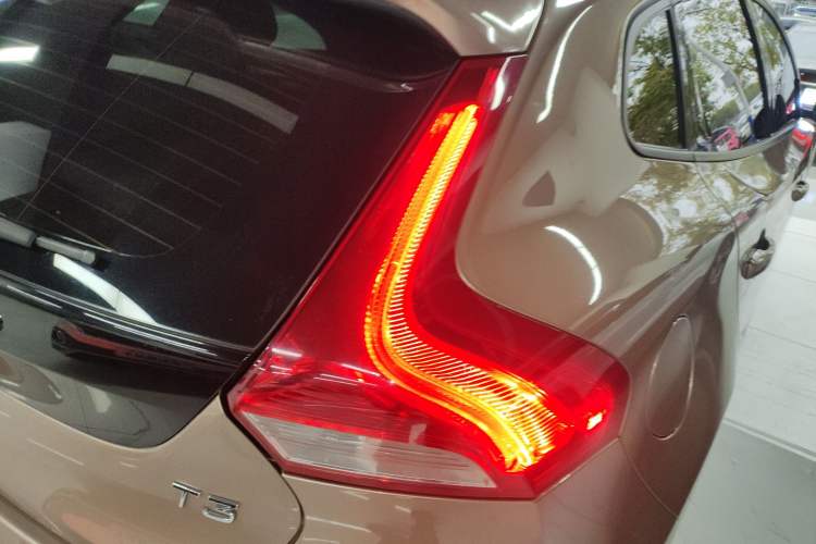 Used Volvo V40 2017 T3 Zhiyi Edition