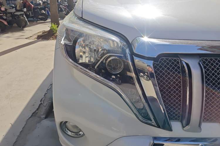 Used Toyota Prado 2015 2.7L Automatic Standard Edition Right Front Headlight