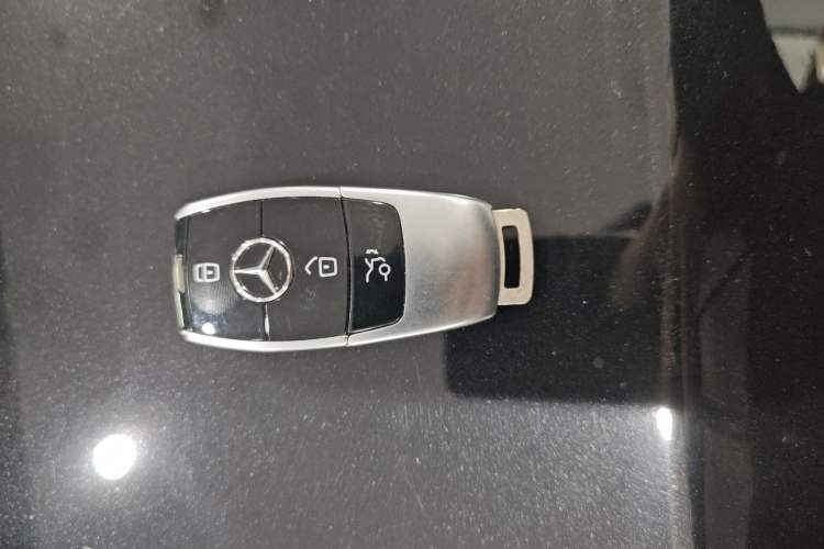 Used Mercedes-Benz E-Class New Energy 2022 Second Facelift E 350 e L Plug-in Hybrid Sedan Vehicle Key