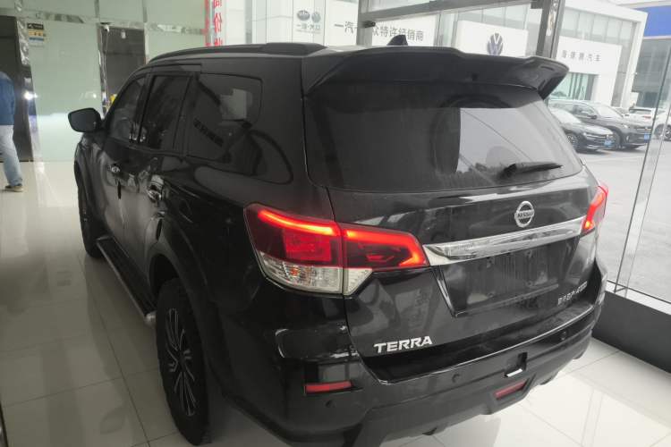 Used Nissan Terra 2018 2.5L Automatic 4x4 Luxury Edition