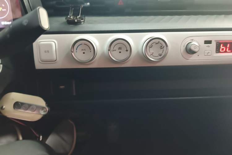 Used Wuling Hongguang MINIEV 2022 GAMEBOY 300km Enthusiast Model with Lithium Iron Phosphate
