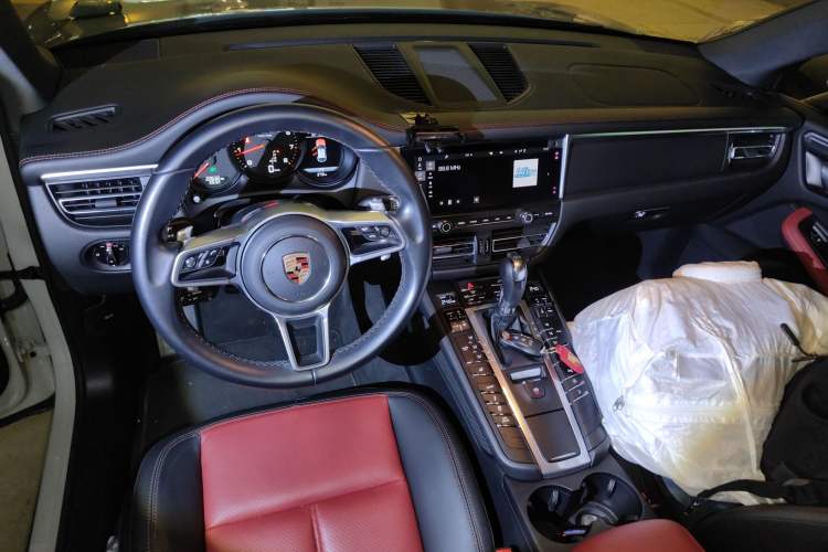 Used Porsche Macan 2020 Macan 2.0T Center Console