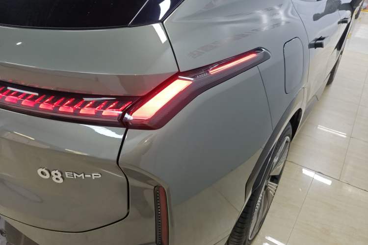 Used Lynk & Co 08 EM-P 2023 220km All-Wheel-Drive Performance Halo Exterior 3