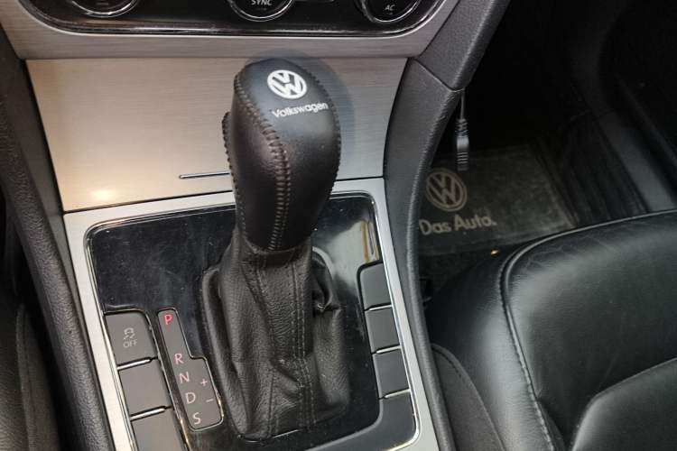 Used Volkswagen Passat 2011 1.8 TSI DSG Prestige Edition Gear Lever