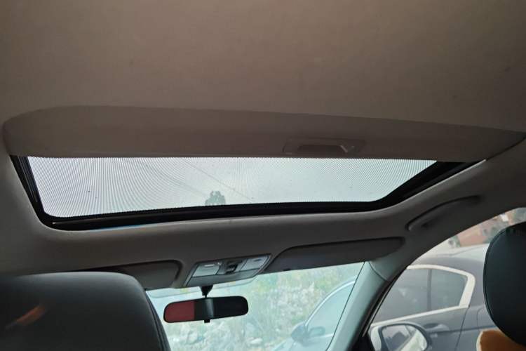 Used Hyundai Verna Ray 2014 1.4L Automatic GLX Headliner