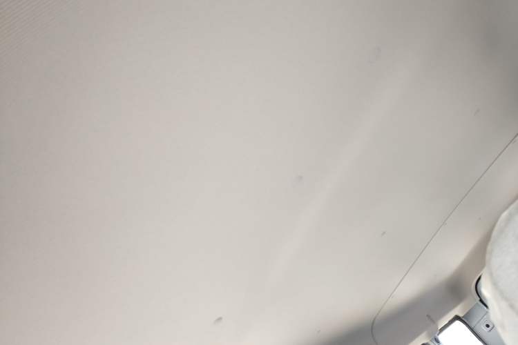 Used Wuling Yangguang 2024 300KM Comfort Version Passenger Van 75kW
