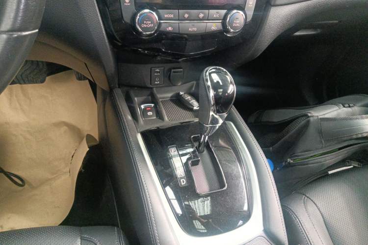 Used Nissan X-Trail 2017 2.5L CVT Luxury Edition 4WD