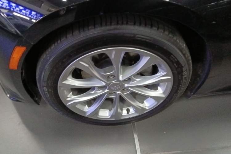 Used Cadillac CT5 2023 28T Luxury Edition (Standard Version) Left Front Wheel Hub