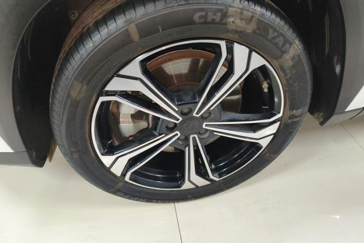 Used Geely Galaxy L7 2025 EM-i 115km Exploration+ Edition Exterior 4