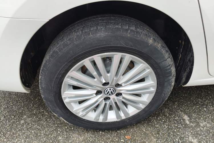 Used Volkswagen Santana 2018 1.5L Automatic Comfort Edition Right Rear Wheel Hub
