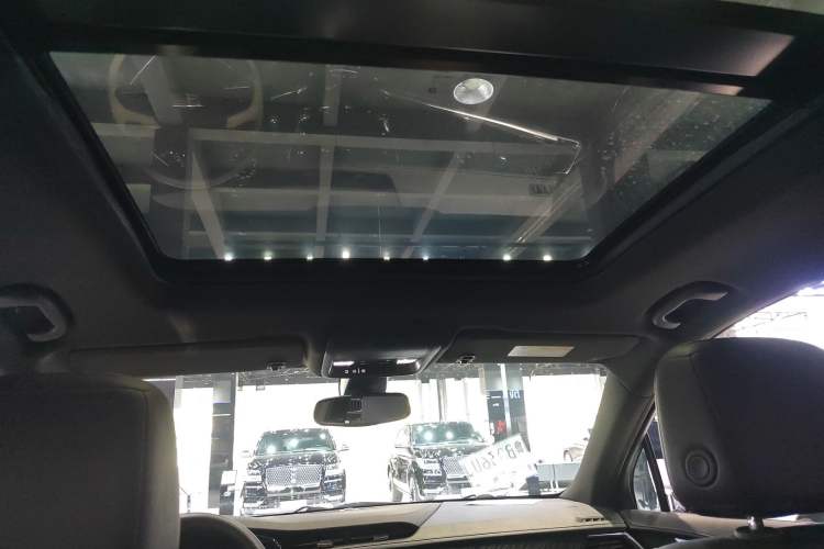 Used Cadillac XT6 2022 2.0T Six-Seater Two-Wheel-Drive Luxury Version