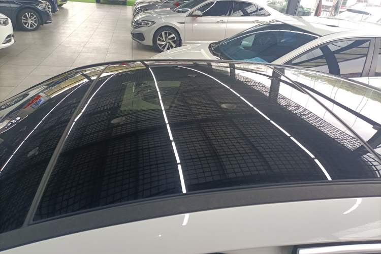 Used Mercedes-Benz A-Class 2022 Revised Version A 200 L Sport Sedan Fashionable Style Roof