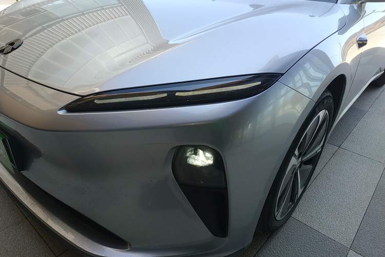 Used Nio ET5T 2024 75kWh Touring Left Front Headlight