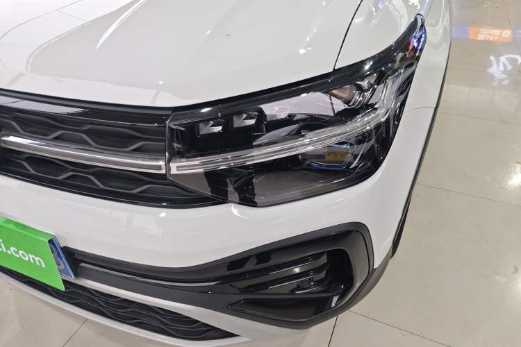 Used Volkswagen Tharu 2023 300TSI Two-Wheel-Drive Moon Luxury Edition