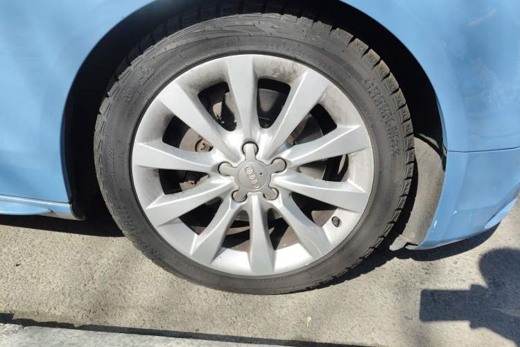 Used Audi A5 2013 Sportback 40 TFSI Right Front Wheel Hub