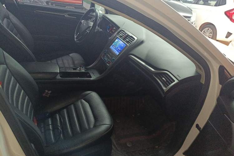 Used Ford Mondeo 2017 Restyled EcoBoost 200 Fashion Edition Right Front Seat