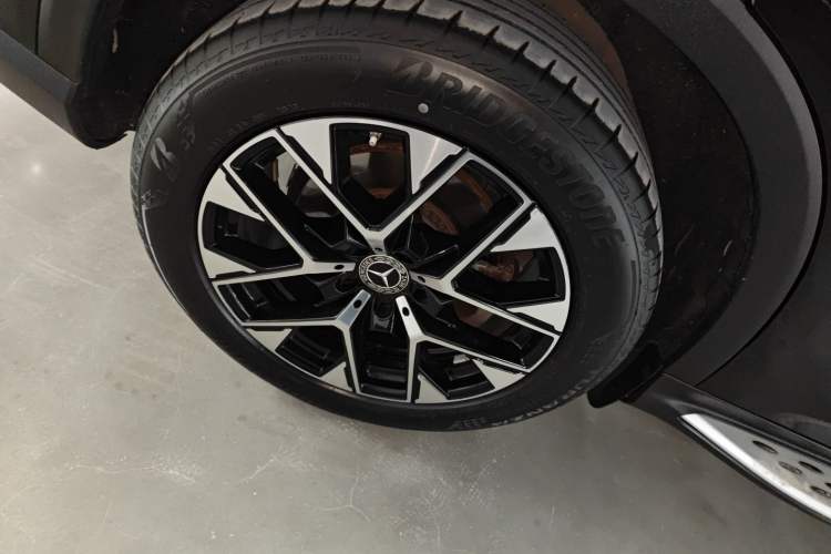 Used Mercedes-Benz GLC 2023 Facelift GLC 260 L 4MATIC Dynamic Version 5 Seats Right Rear Wheel Hub