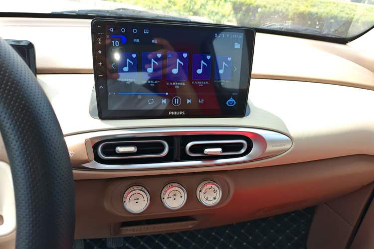 Used Wuling Hongguang MINIEV 2025 Four-Door Version Advanced Edition Audio And AC Panel