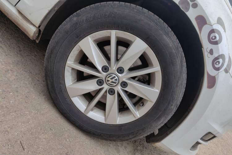 Used Volkswagen Golf 2014 1.6L Automatic Fashion Model Right Front Wheel Hub