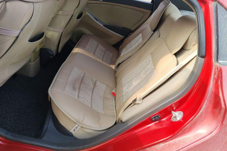 Used Hyundai Verna (older generation) 2010 Sedan 1.4L Manual Comfort GS
