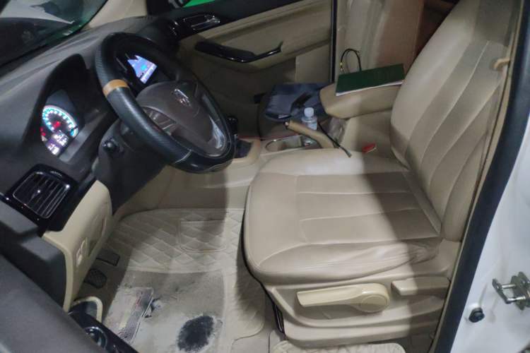 Used Baojun 730 2014 1.5L manual Comfort ESP version 7 seats