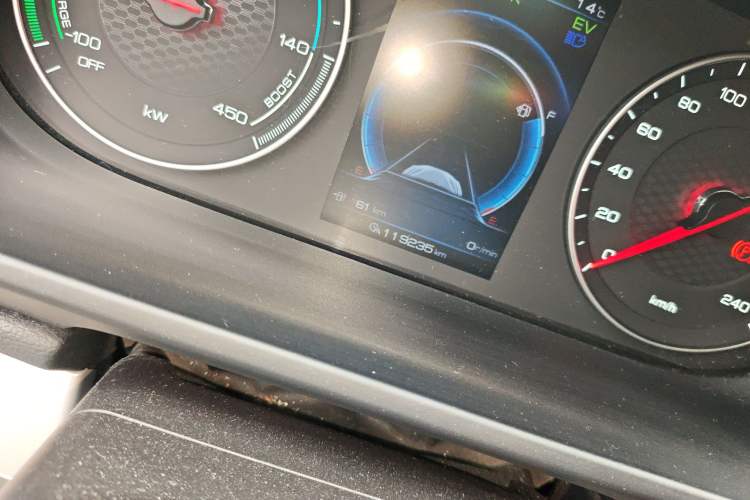 Used BYD Tang New Energy 2018 DM 2.0T All-Wheel Drive Smart Connect Advanced Model 7 Seats China V Emission Standard