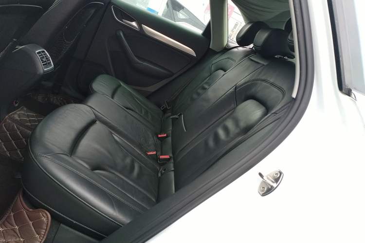 Used Audi Q3 2015 35 TFSI Comfort Model
