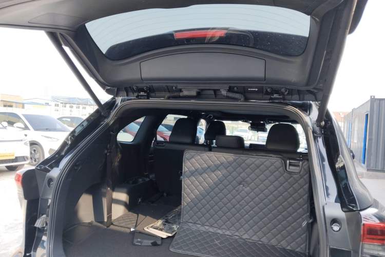 Used Toyota Crown Kluger 2022 2.5L HEV Four-Wheel Drive Luxury Edition Trunk