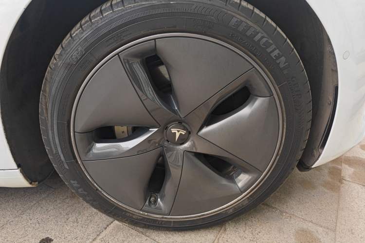 Used Tesla Model 3 2020 Standard Range Rear-Wheel Drive Upgraded Version Right Front Wheel Hub
