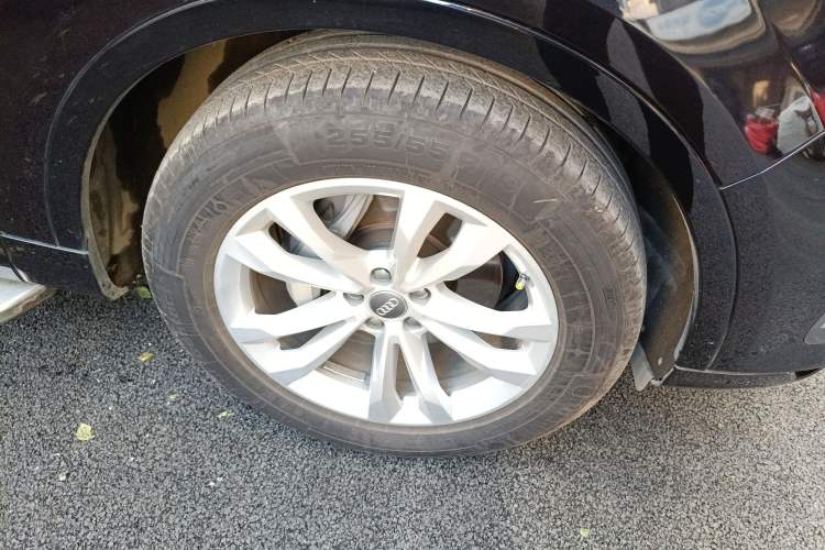 Used Audi Q7 2018 40 TFSI Comfort Model
