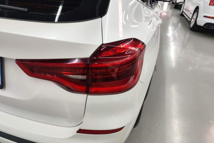 Used BMW X3 2018 xDrive25i Luxury Package China VI Emission Standard Right Rear Taillight