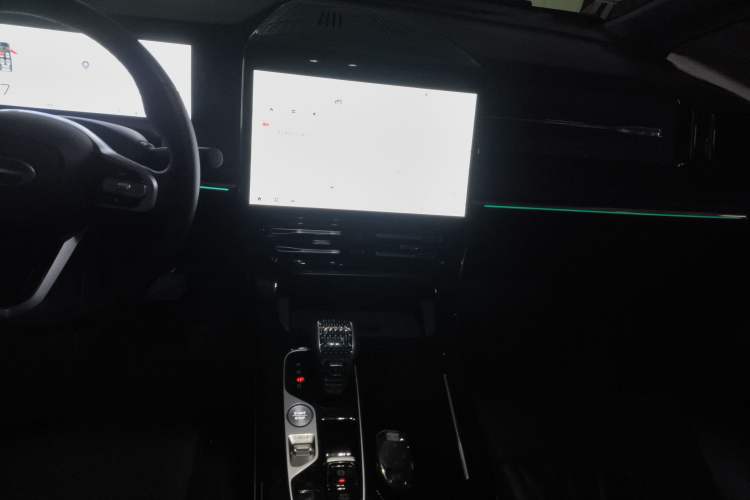 Used GAC Trumpchi M8 2024 Master Series 400T Ultimate Edition Audio And AC Panel