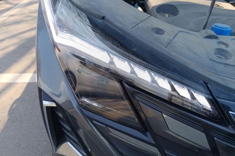 Used CHANGAN UNI-Z New Energy 2024 Blue Whale Smart Electric iDD 125km Beyond Edition Right Front Headlight