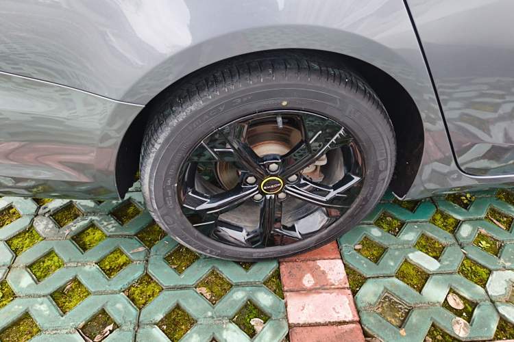 Used Roewe i6 MAX 2020 300TGI Automatic Sporty Cool Edition Exterior 5