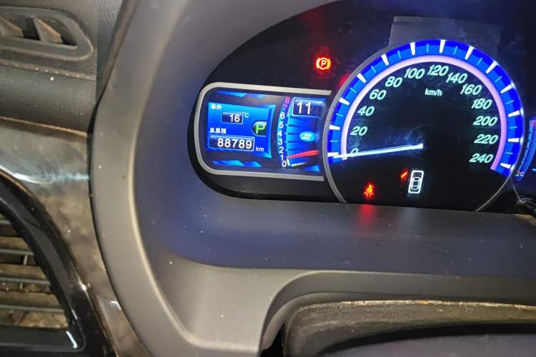 Used BYD S7 2017 2.0T Automatic Luxury Model Odometer Close Up