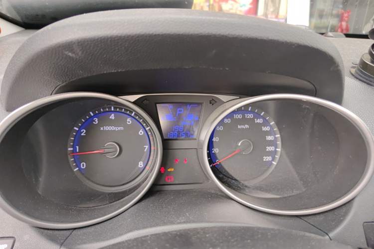 Used Hyundai ix35 2015 2.0L Automatic 2WD Smart Type China IV