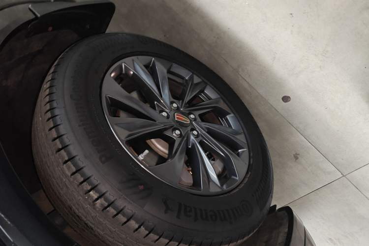 Used Hongqi HS5 2023 2.0T Qixiang Pro Edition Left Front Wheel Hub