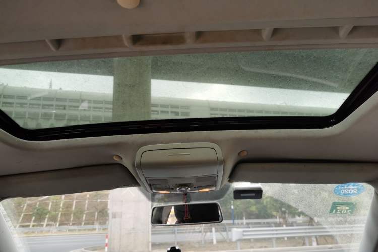 Used Volkswagen Sagitar 2012 1.4TSI Automatic Luxury Edition Headliner