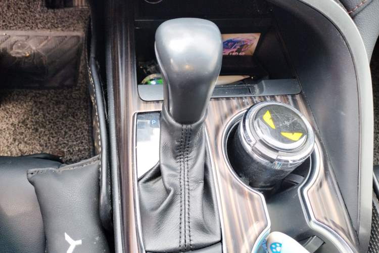 Used Toyota Camry 2019 2.5G Luxury Edition China VI Standard Gear Lever