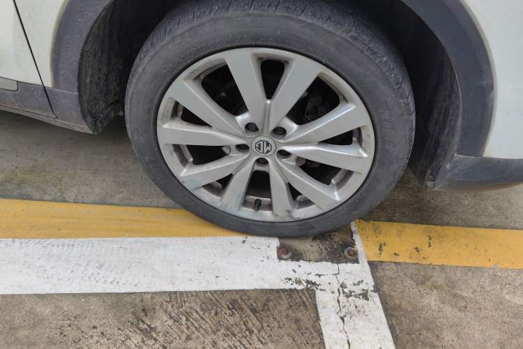 Used MG ZS 2017 1.5L Automatic Elite Edition Right Front Wheel Hub