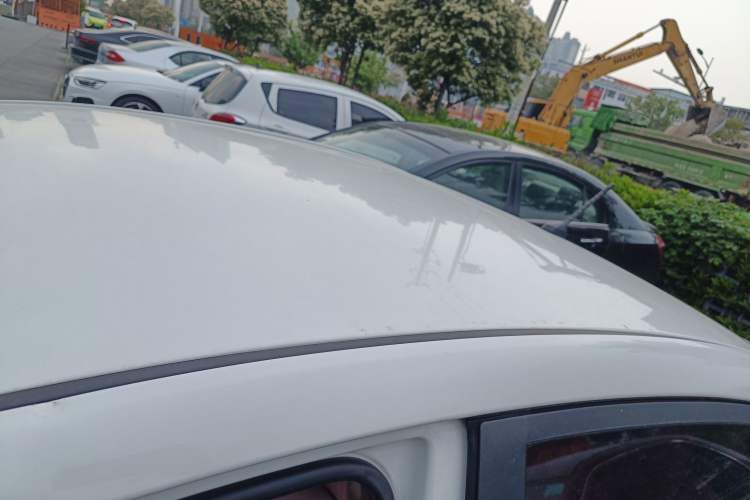 Used Kia K2 2015 Sedan 1.4L MT GLS Roof