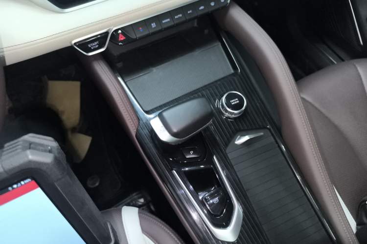 Used Geely Auto Monjaro L 2024 2.0TD High-Power Automatic Two-Wheel Drive Yunqi Version