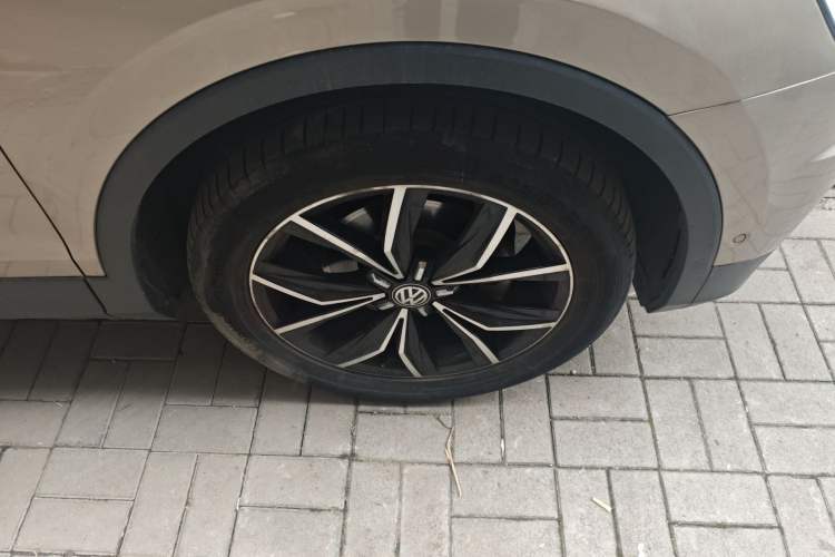 Used Volkswagen Tiguan L 2017 330TSI Automatic Two-Wheel Drive Flagship Edition