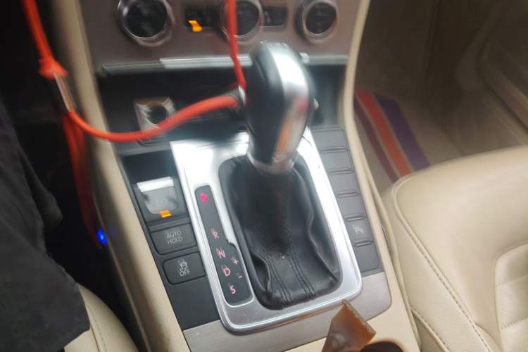 Used Volkswagen Magotan 2012 Revised 1.8TSI Luxury Version Gear Lever