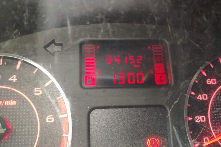 Used Wuling Hongguang V 2022 1.5L Jingqu Edition Electric-Assist LAR Odometer Close Up